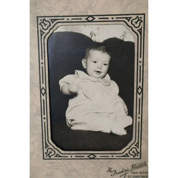 5 Victorian Photographs on Board Man Woman Baby Portrait Vintage Black White Pic - Picture 6 of 6